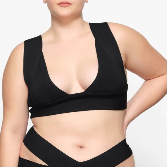 Skims NWT Onyx Knit Swim Deep Plunge Bikini Top Size 3X - Picture 1 of 9